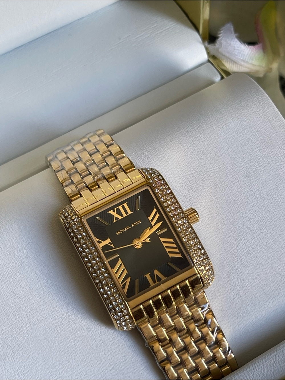 Michael kor women gold with green dial watch - Picture 2 of 7